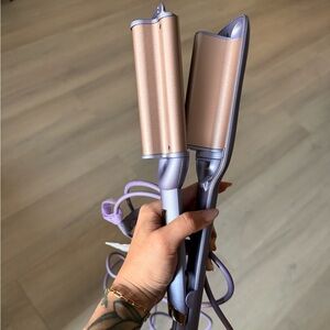 Monat Hair Waver